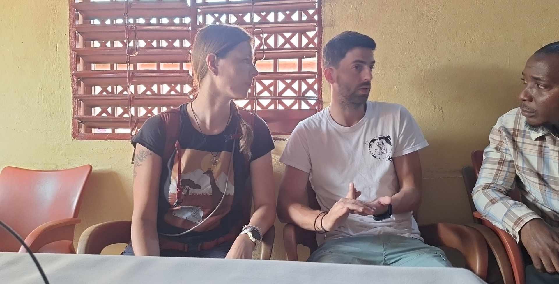 Cestovatelé Tereza a Petr na návštěvě ve školách Salim